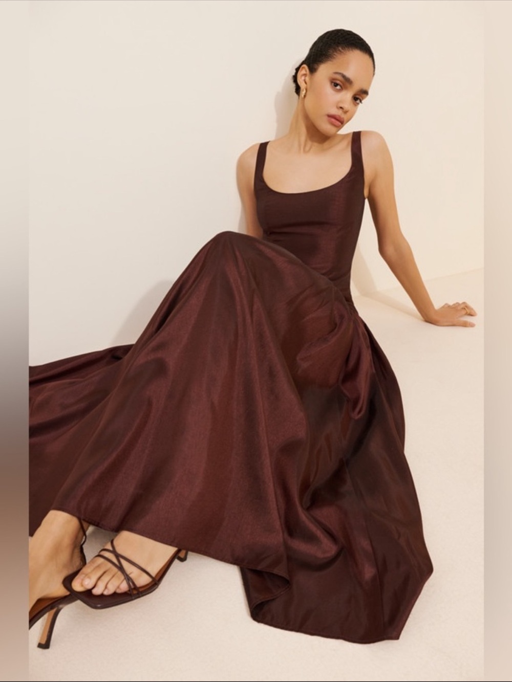 Hutch Ridge Dress - Picture 2 of 11